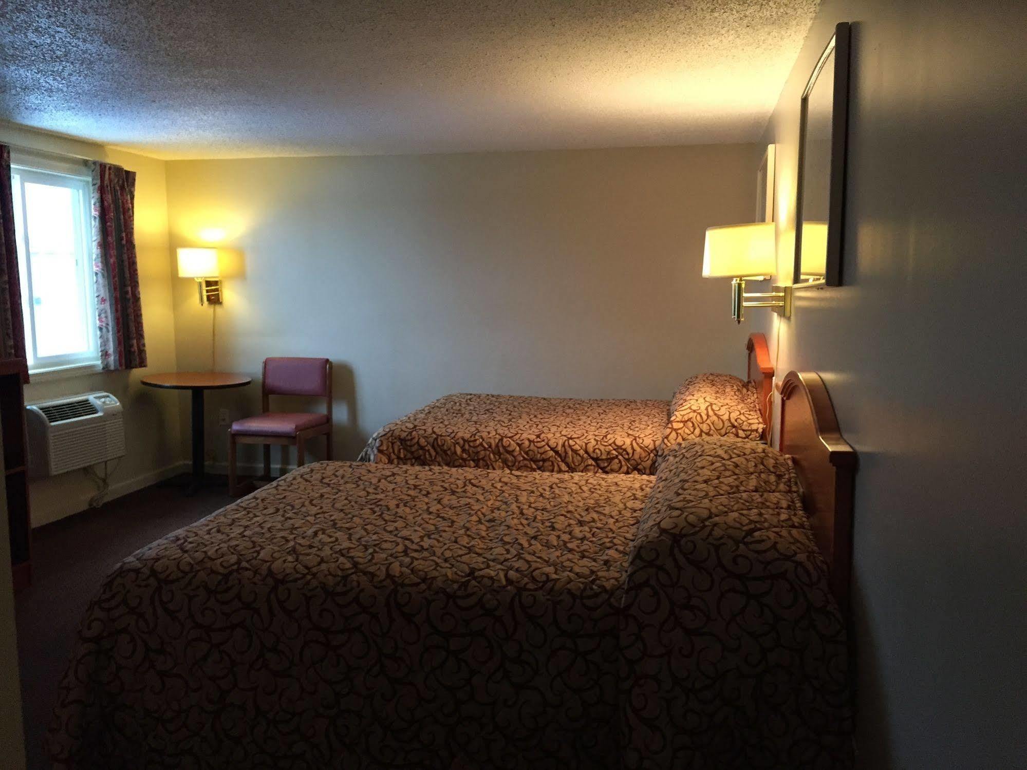 Royal Inn Motel ウォータータウン エクステリア 写真