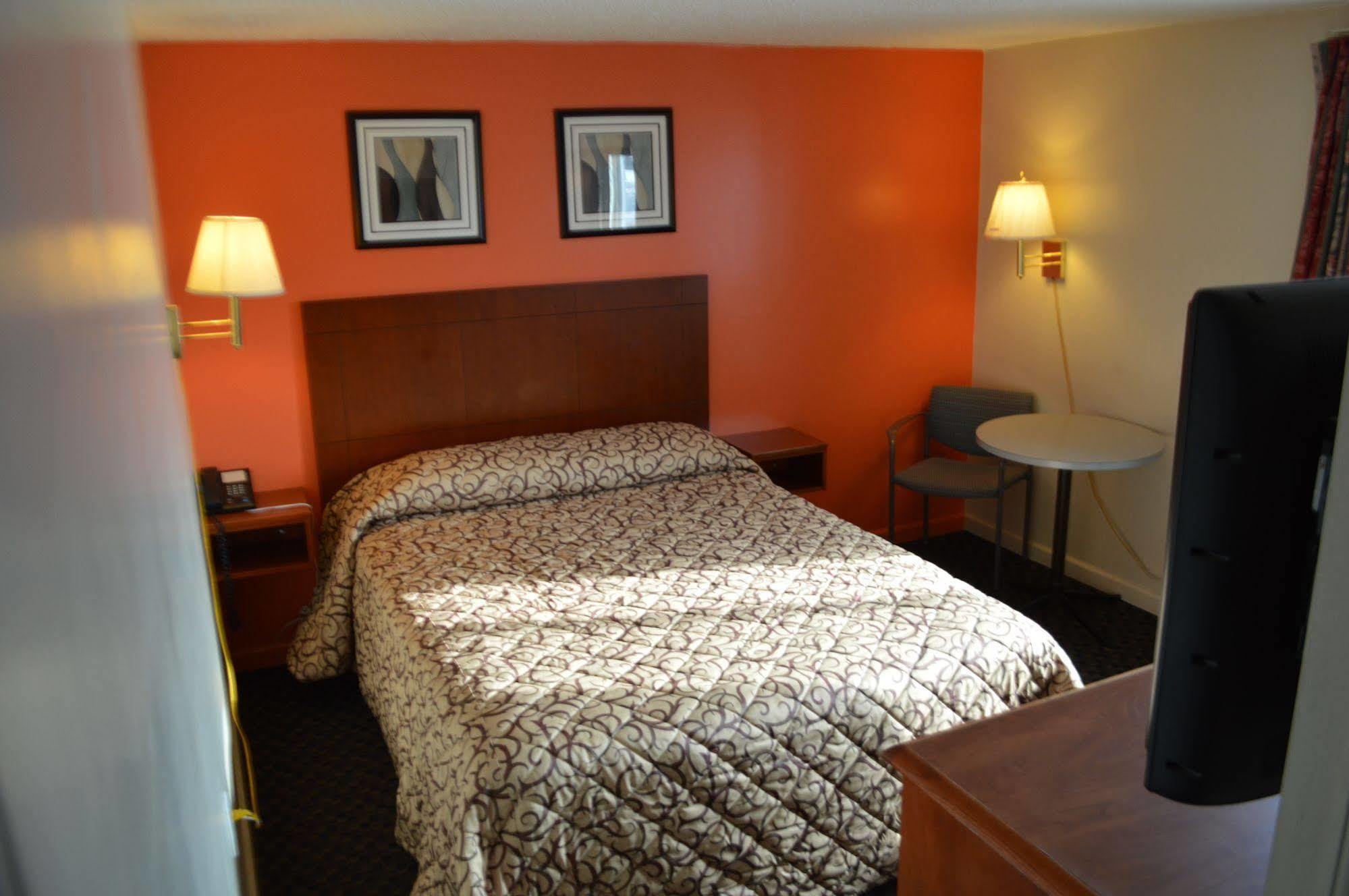 Royal Inn Motel ウォータータウン エクステリア 写真